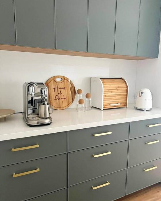 Bread box on a kitchen bench